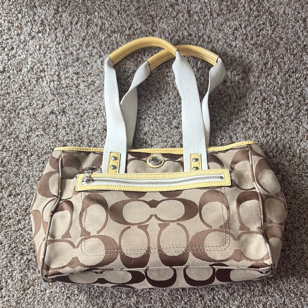 🌼Coach Daisy Signature Tote #F14878